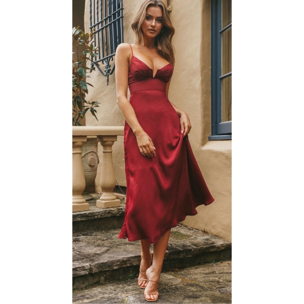 Selfie Leslie Lake Como Red Satin Midi Dress V Wire‎ Bust Elegant M - Picture 15 of 16